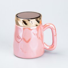 Чашка керамическая 450 мл в зеркальной глазури с крышкой, розовый
