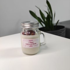 Свеча ароматизированная "Vanilla & Cream" с цветами розы (гнет дерево)